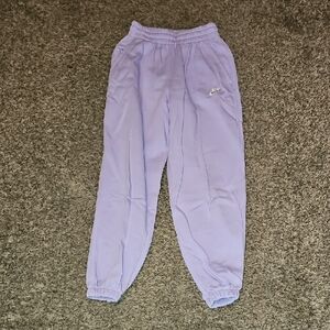 Nike Girls Youth Nwots Sz Mediun Jogger Sweats. Purple And White